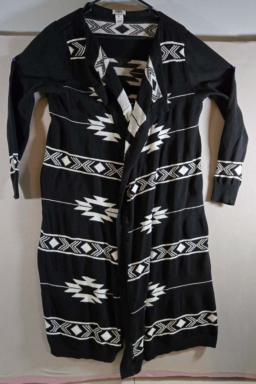 Monroe & Main Womens XL Black White Aztec Geometric Print Long Cardigan
